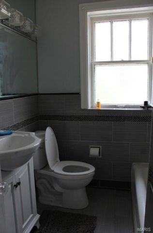 4006 Marcus Ave, St Louis, MO 63115