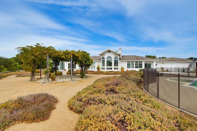13427 Hilltop Place, Valley Center, CA 92082