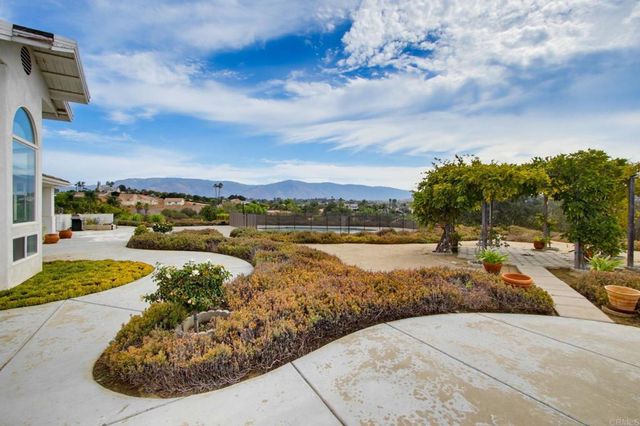 13427 Hilltop Place, Valley Center, CA 92082