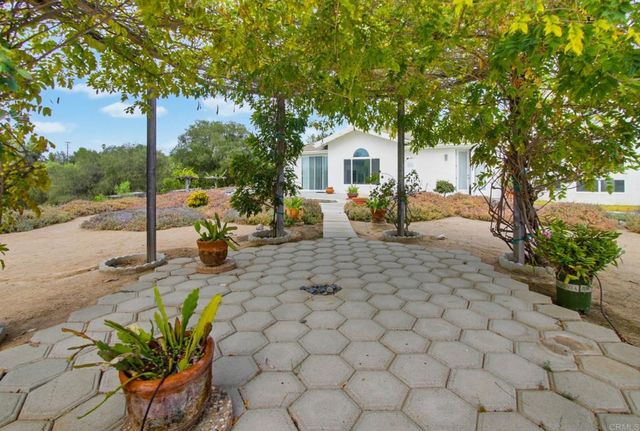 13427 Hilltop Place, Valley Center, CA 92082
