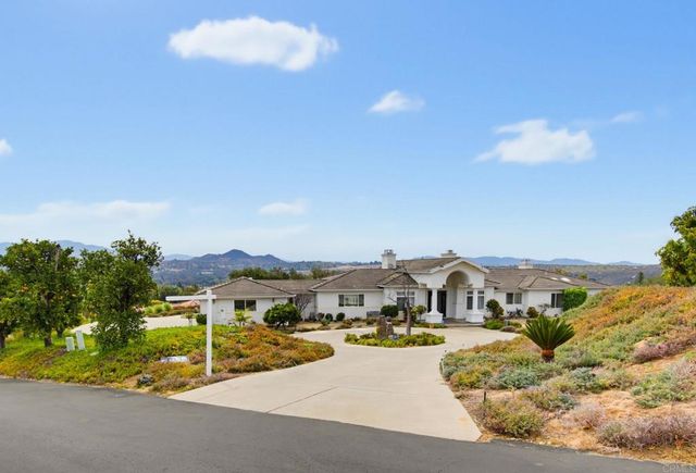 13427 Hilltop Place, Valley Center, CA 92082