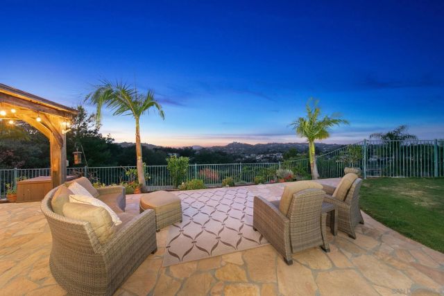 27869 Dogwood Gln, Escondido, CA 92026