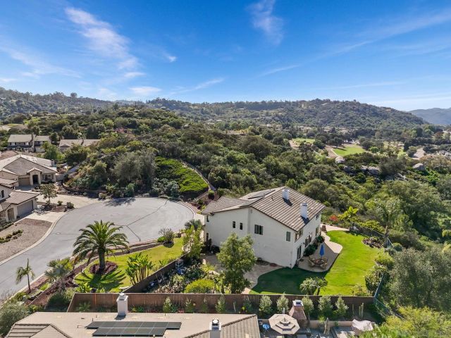 27869 Dogwood Gln, Escondido, CA 92026