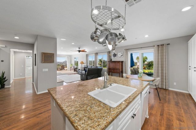 27869 Dogwood Gln, Escondido, CA 92026