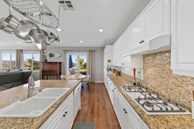 27869 Dogwood Gln, Escondido, CA 92026