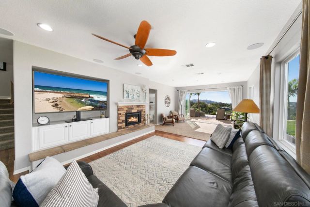 27869 Dogwood Gln, Escondido, CA 92026