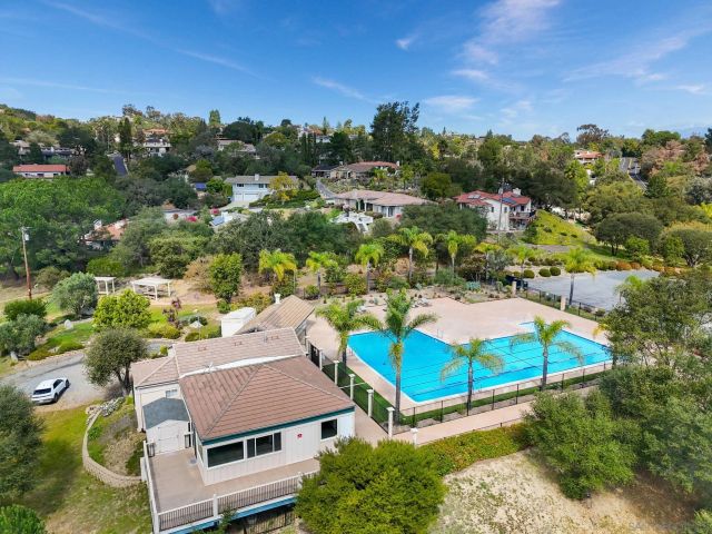 27869 Dogwood Gln, Escondido, CA 92026