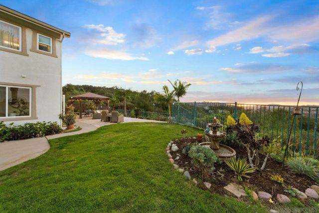 27869 Dogwood Gln, Escondido, CA 92026