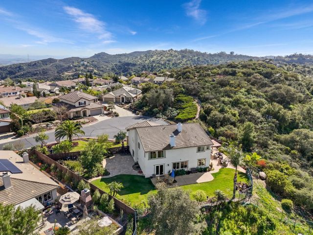 27869 Dogwood Gln, Escondido, CA 92026