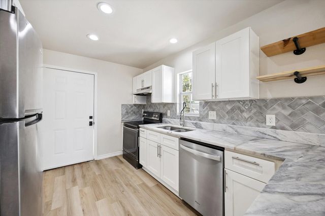 1306 Brighton, San Antonio, TX 78211