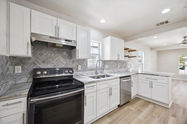 1306 Brighton, San Antonio, TX 78211