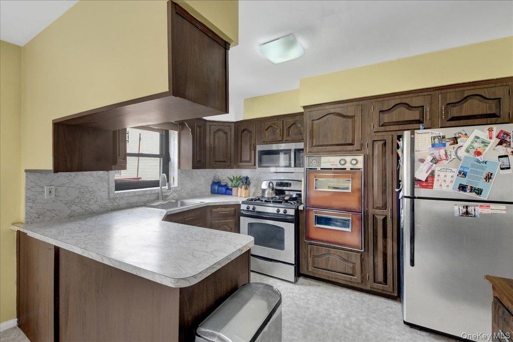 3015 Waterbury Avenue, Bronx, NY 10461 — photo 5
