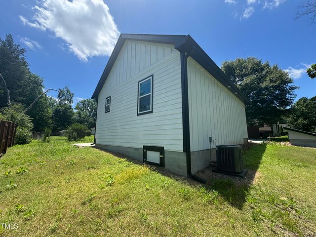 3241 Rowena, Durham, NC 27703