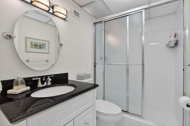 6080 NW 44th Street 214, Lauderhill, FL 33319