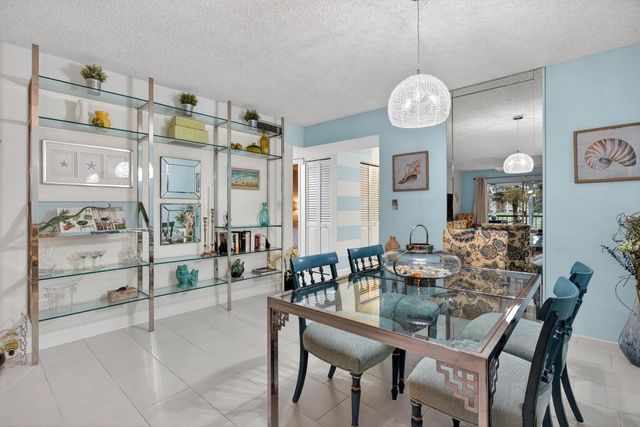 6080 NW 44th Street 214, Lauderhill, FL 33319