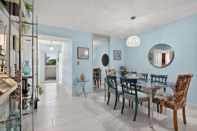 6080 NW 44th Street 214, Lauderhill, FL 33319