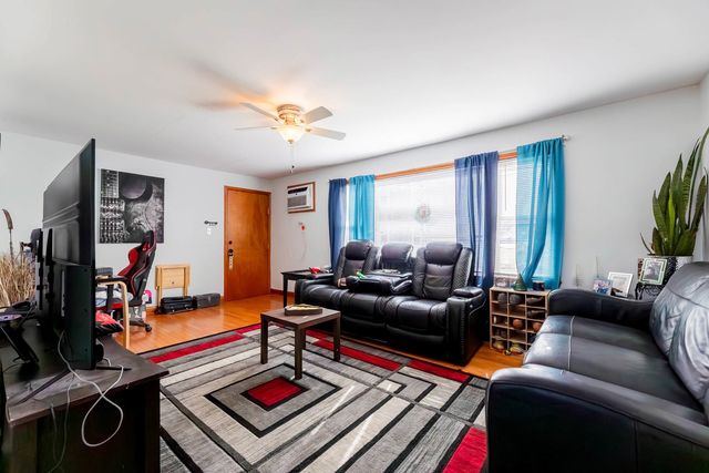 4423 Eberly Avenue, Brookfield, IL 60513