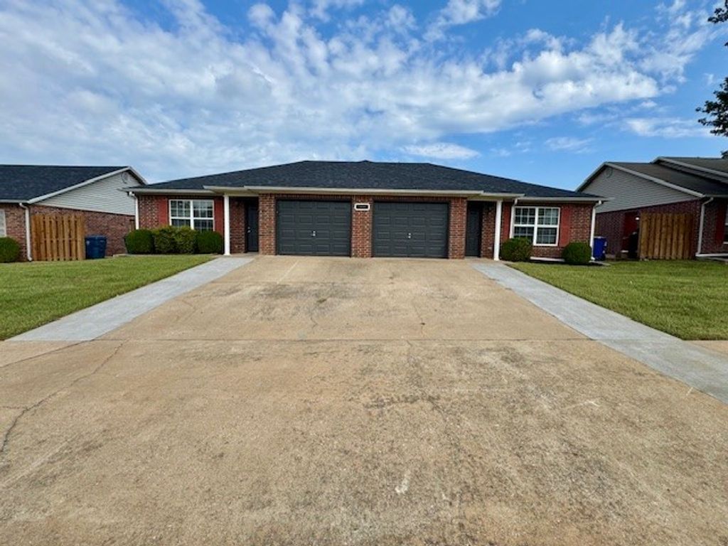 3406 SW Landau Court 2, Bentonville, AR 72712