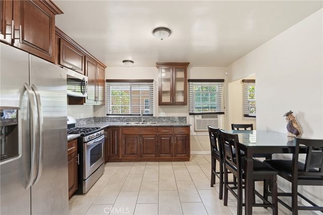 2267 Lime Avenue, Long Beach, CA 90806