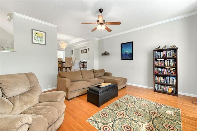 712 Rock Creek Drive, Lansing, KS 66043