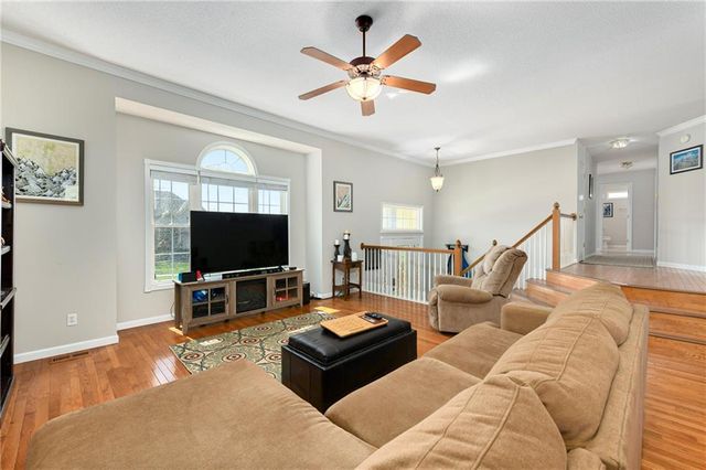 712 Rock Creek Drive, Lansing, KS 66043