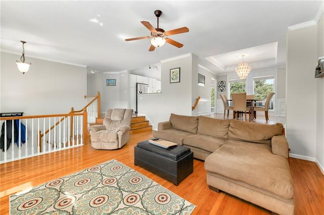 712 Rock Creek Drive, Lansing, KS 66043