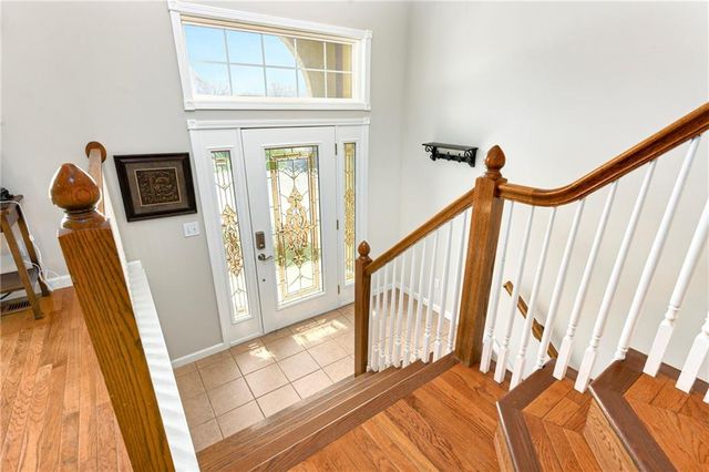 712 Rock Creek Drive, Lansing, KS 66043