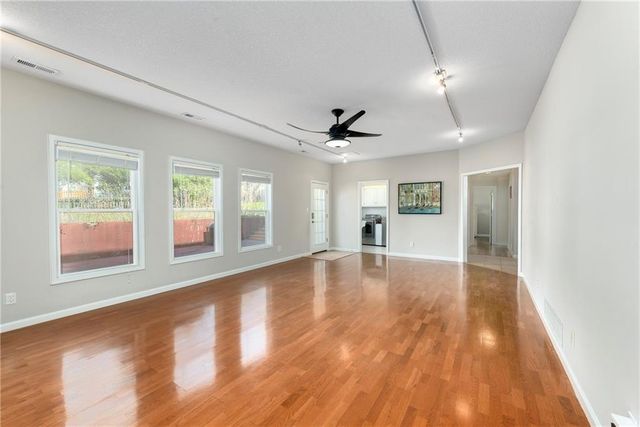 712 Rock Creek Drive, Lansing, KS 66043