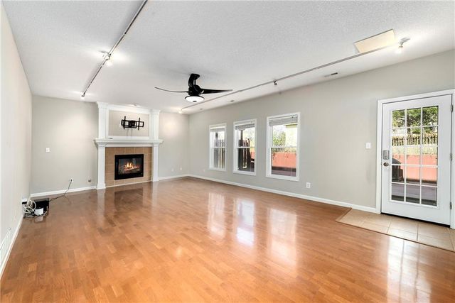 712 Rock Creek Drive, Lansing, KS 66043