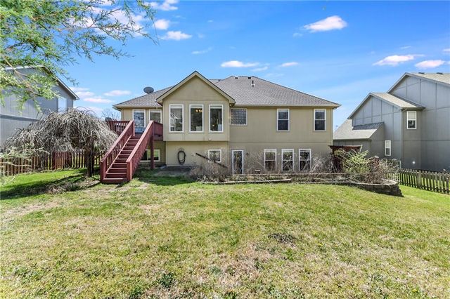 712 Rock Creek Drive, Lansing, KS 66043