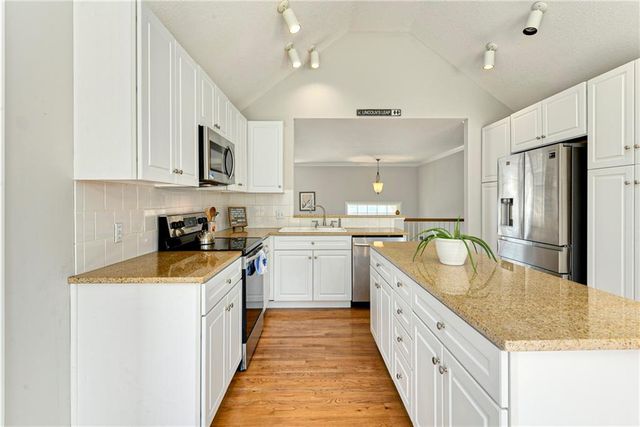 712 Rock Creek Drive, Lansing, KS 66043