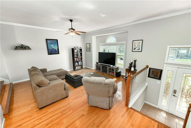 712 Rock Creek Drive, Lansing, KS 66043