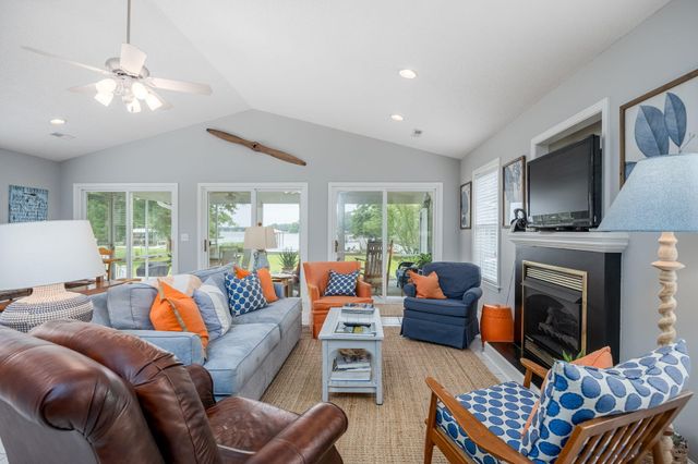 1170 Shore Drive, Manning, SC 29102