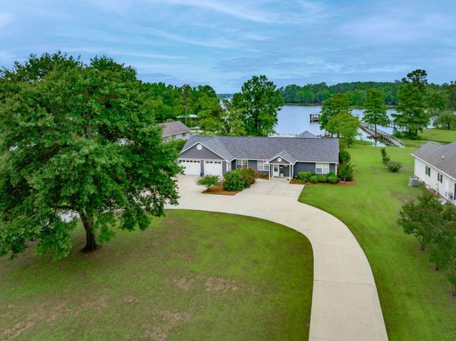 1170 Shore Drive, Manning, SC 29102