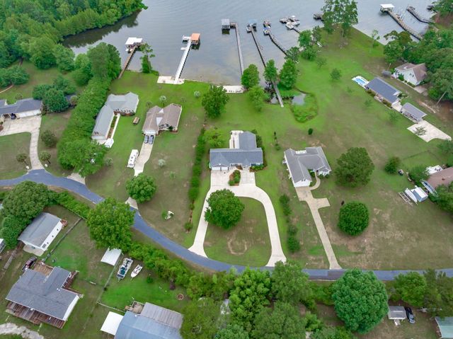 1170 Shore Drive, Manning, SC 29102