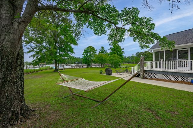 1170 Shore Drive, Manning, SC 29102