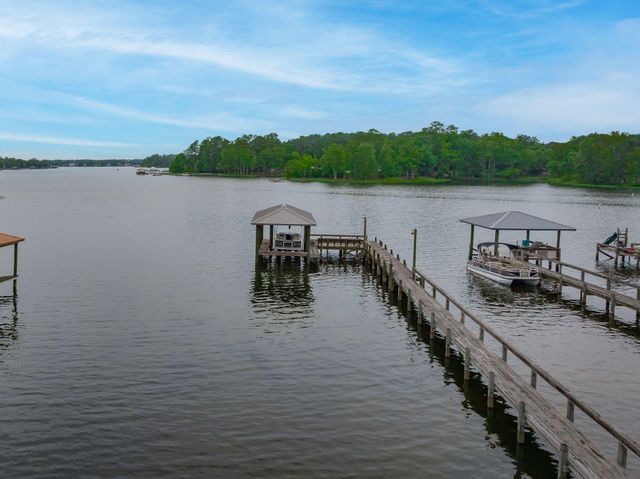 1170 Shore Drive, Manning, SC 29102