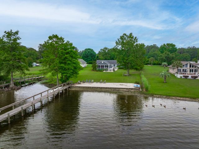 1170 Shore Drive, Manning, SC 29102