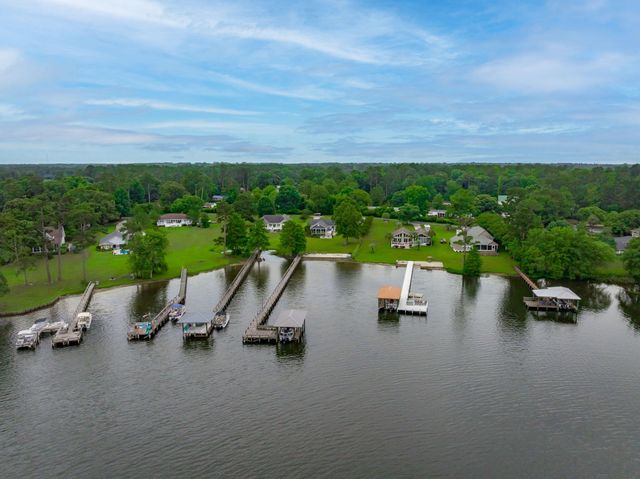 1170 Shore Drive, Manning, SC 29102