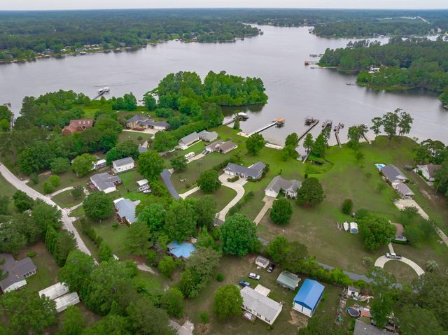 1170 Shore Drive, Manning, SC 29102