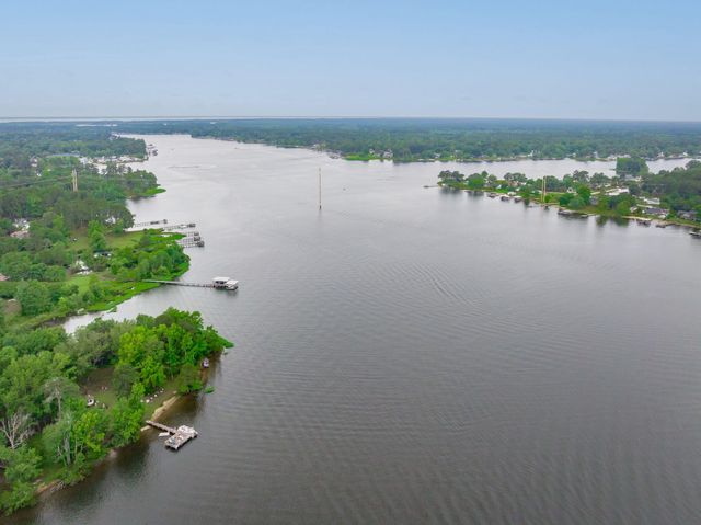 1170 Shore Drive, Manning, SC 29102