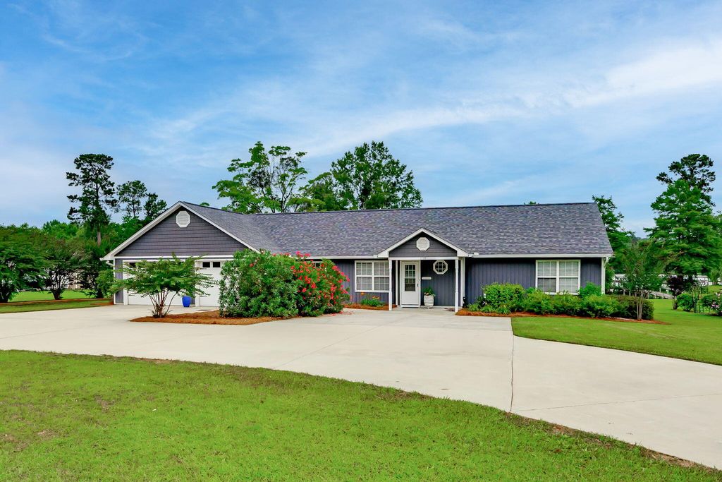 1170 Shore Drive, Manning, SC 29102
