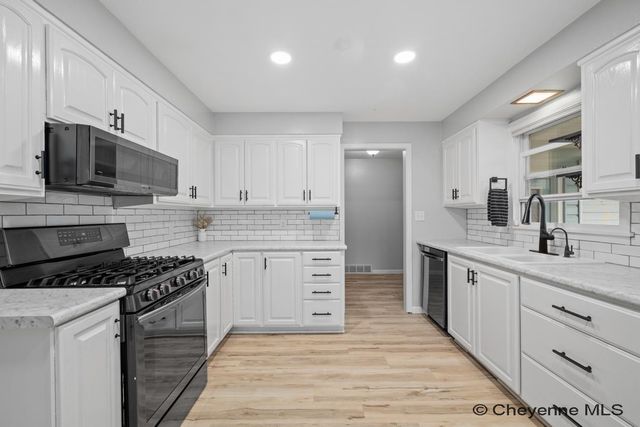 68 14TH ST, Wheatland, WY 82201