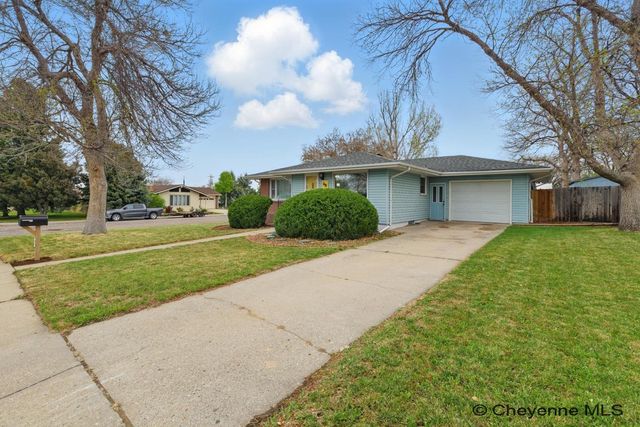 68 14TH ST, Wheatland, WY 82201