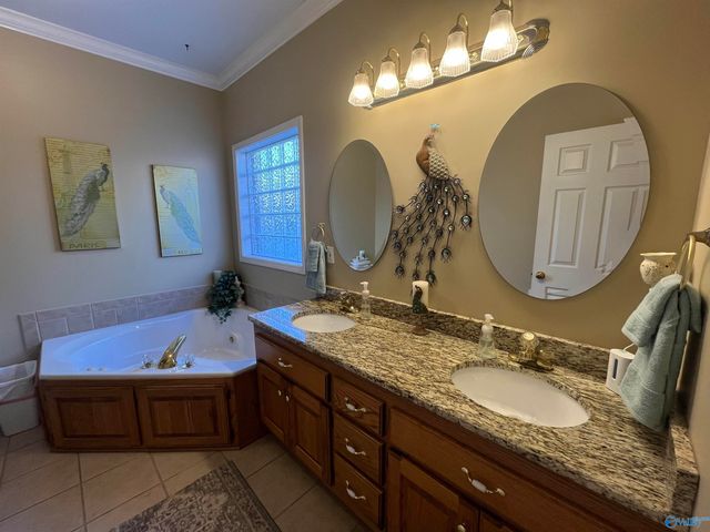 546 Blackshear Lane SW, Hartselle, AL 35640