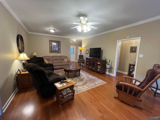 546 Blackshear Lane SW, Hartselle, AL 35640