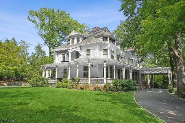 40 Highland Ave, Millburn Twp., NJ 07078