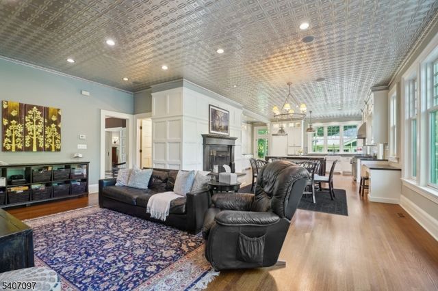 40 Highland Ave, Millburn Twp., NJ 07078