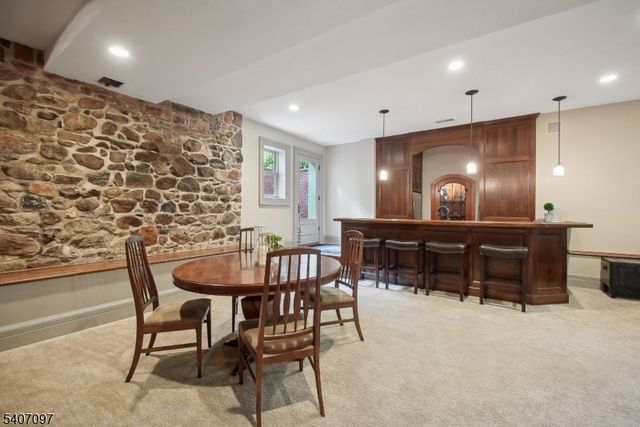 40 Highland Ave, Millburn Twp., NJ 07078