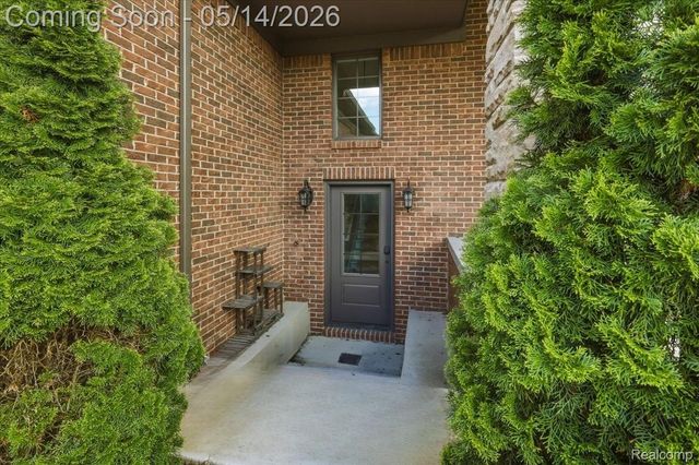 35339 W 13 Mile Road, Farmington Hills, MI 48331